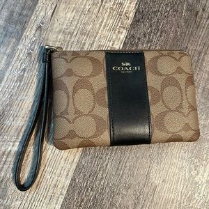 Coach Wristlet lightly used authentic